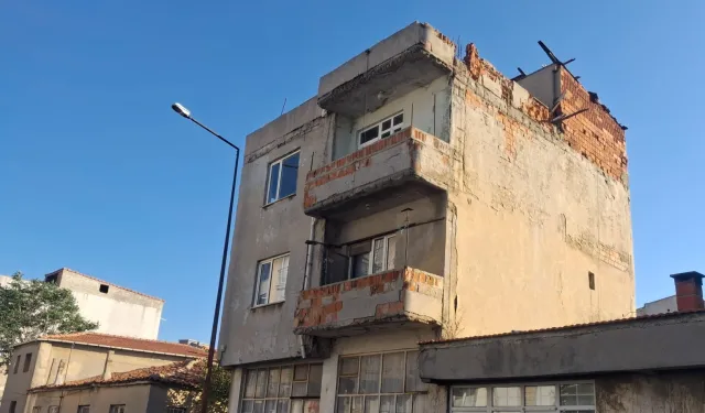 Edirne Keşan’da yarım kalan inşaat mahalleliyi tedirgin ediyor