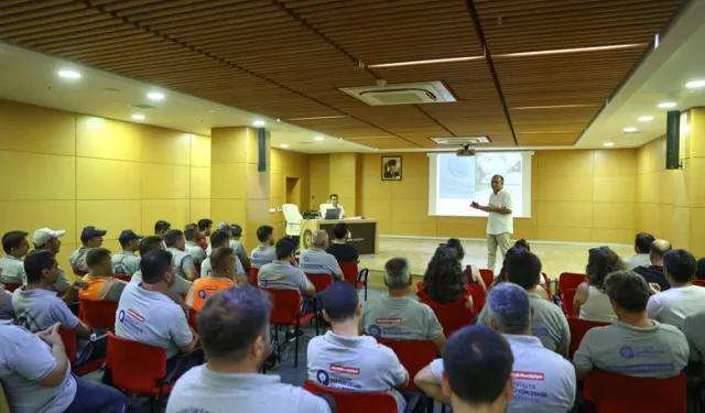 Antalya Büyükşehir'den ilaçlama personeline eğitim