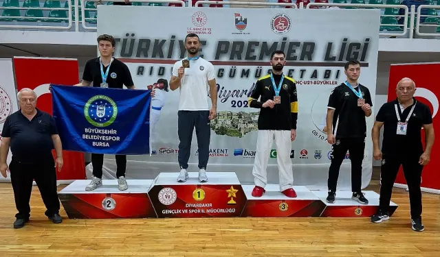 Bursa Büyükşehirli karateciler Diyarbakır’da parladı