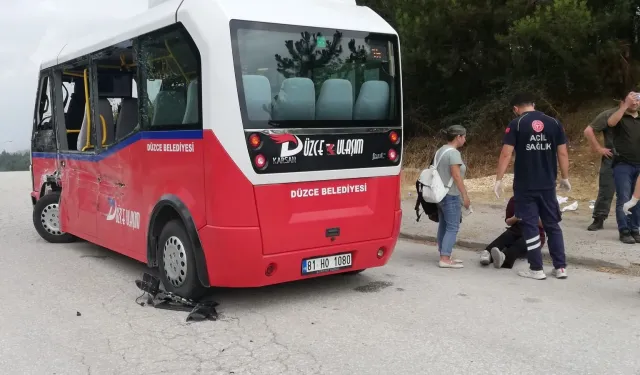 Düzce’de kamyon ile minibüs çarpıştı: 7 yaralı