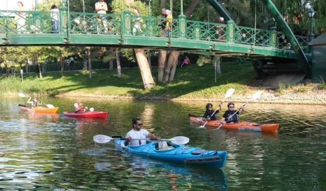 Eskişehir'den yetişkinlere deniz kanosu deneyimi