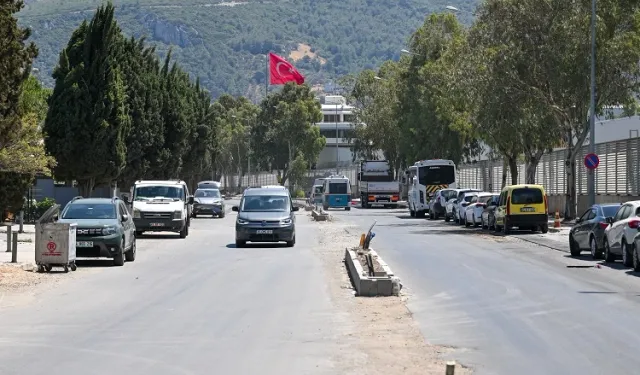 İzmir Bornova'da Pınar Caddesi yeni çehresine kavuşuyor