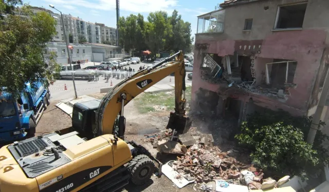 İzmir Karşıyaka’da depreme karşı bilimsel hamle