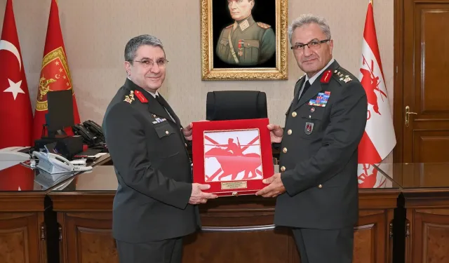 Kara Kuvvetleri ve Genelkurmay’da devir teslim