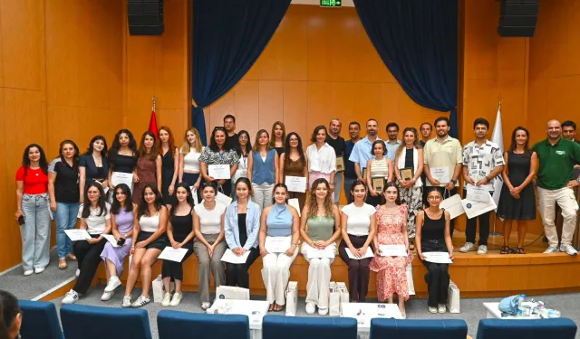 Karabağlar Akademi ilk mezunlarını verdi