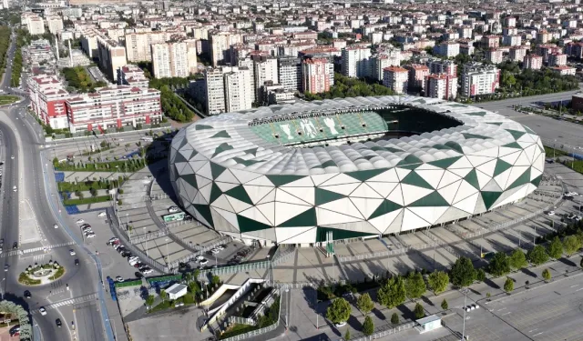 Konya Stadyumu Türkiye-İspanya maçına hazırlanıyor