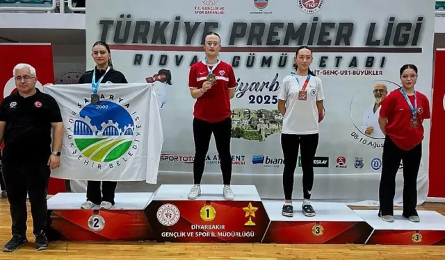 Sakaryalı sporcular Diyarbakır kürsüsünde