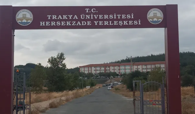 Keşan Belediyesi göreve davet edildi... Uzun otlar temizlenmeyi bekliyor