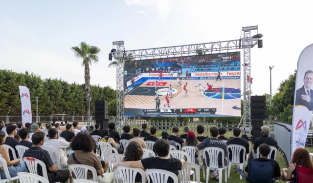 Mersin’de Büyükşehir’le milli maç coşkusu