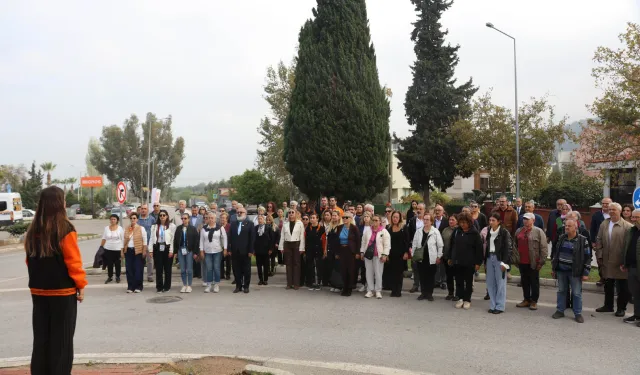 Ahmet Taner Kışlalı Güzelbahçe'de anıldı