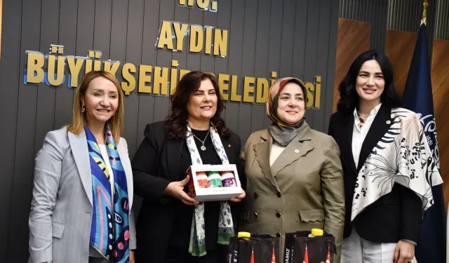 AK Partili kadın belediye başkanları Aydın'da buluştu