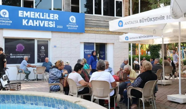 Alanya Emekli Kahvesine emeklilerden tam not