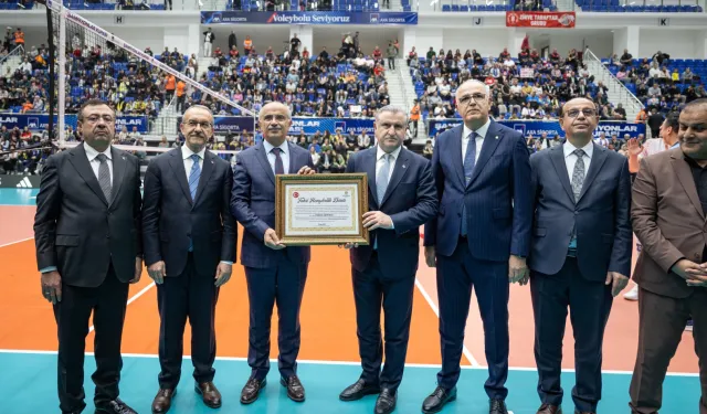 Bakan Bak'a Malatya'dan hemşerilik beratı