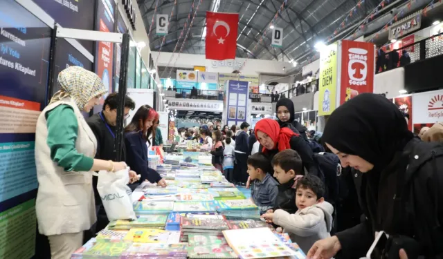 Bursa İnegöl 9. kez 'Kitap Günleri'ne kapı açtı