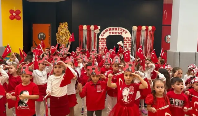 Bursa Nilüfer'de minikler Cumhuriyet Bayramı'nı coşkuyla kutladı