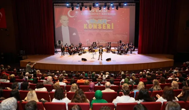 Denizli Büyükşehir'den Cumhuriyet'in 102. yılında nostaljik gece