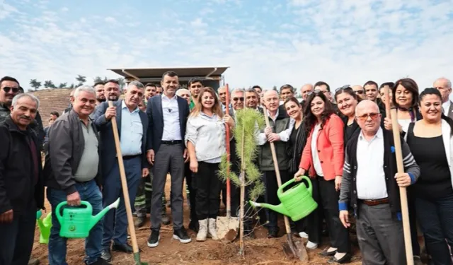 Denizli'de Muhtarlar Günü fidanlarla kutlandı