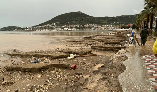 Foça'da sel felaketi sonrası yaraların sarılması için seferberlik başladı... Kayıp kişi halen aranıyor!