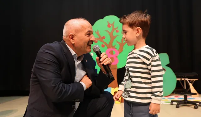 Gebze'de Başkan Büyükgöz'den miniklere sürpriz
