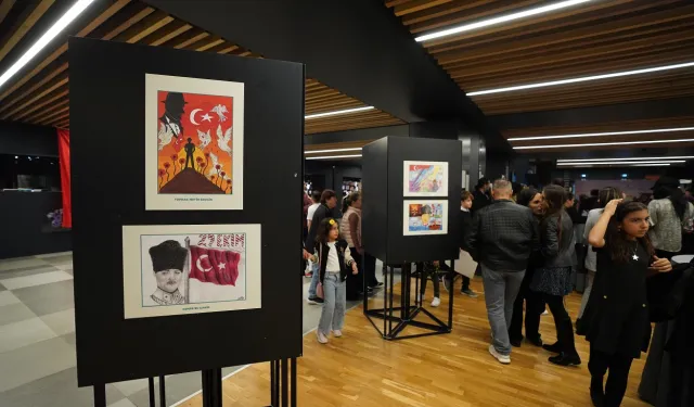 İstanbul Beylikdüzü'nde çocuklar Cumhuriyeti resim ve şiirlerle anlattı