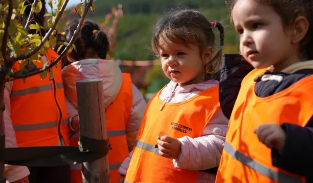 İstanbul Maltepe'de minik eller toprağa can verdi