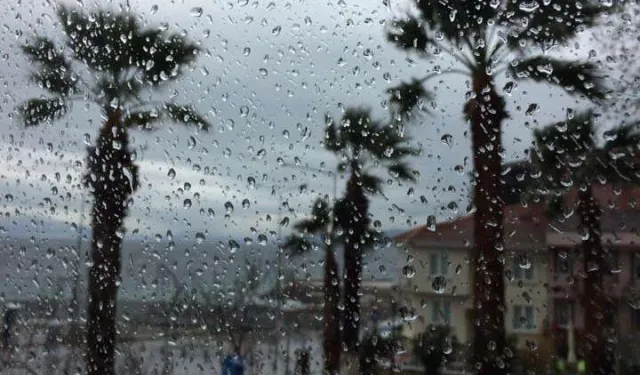 İstanbul ve Batı Karadeniz dikkat! Akşam saatlerinde şiddetli sağanak geliyor