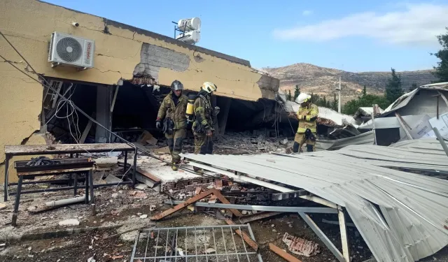 İzmir Bayraklı'da patlama! İzmir İtfaiyesi göçük altından kurtardı!