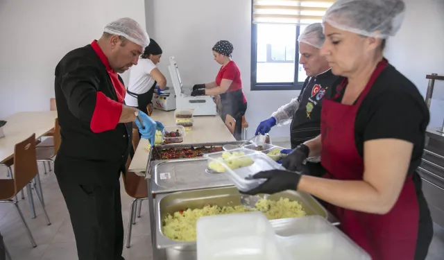İzmir Güzelbahçe'den dayanışma örneği