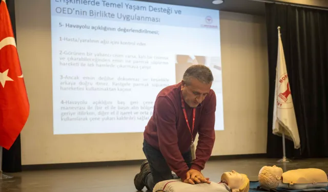 İzmir'de Bornovalı muhtarlara hayat kurtarmayı öğreten eğitim