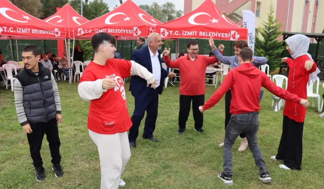 İzmit'te otizmli bireyler sonbahar şenliğinde buluştu