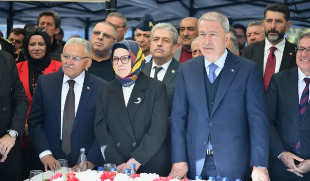 Kayseri'de '29 Ekim Katlı Kavşağı' protokolü hizmete açıldı