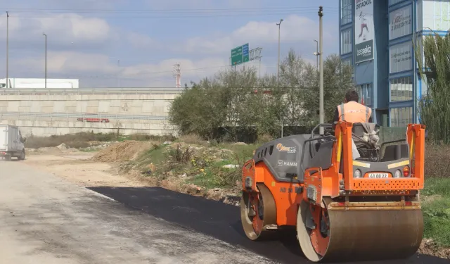 Kocaeli İzmit'te ulaşım konforu için asfalt mesaisi