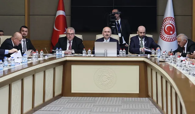 TBMM Komisyonu'nda Vakıflar Kanunu ve kimlik bildirme düzenlemeleri görüşülüyor