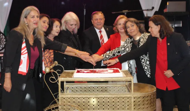 TÜED Uludağ Şubesi bu kez emeklinin sesini Cumhuriyet Balosu'ndan duyurdu