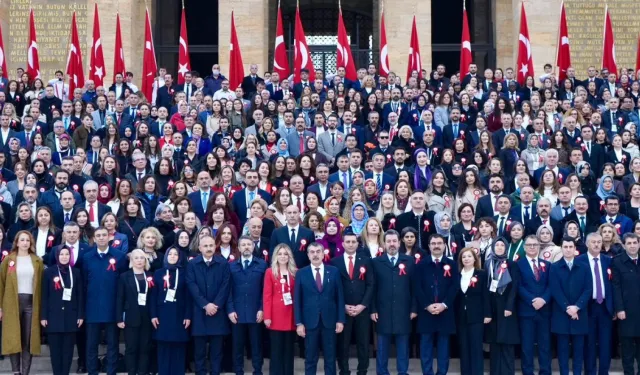 81 ilin ilden gelen öğretmenler Ata'nın huzurunda