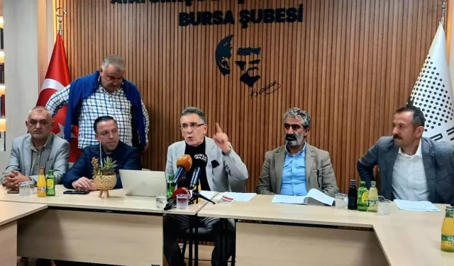 ADD Bursa: Cumhuriyeti ve devrimi her gün anıyoruz, koruyacağız