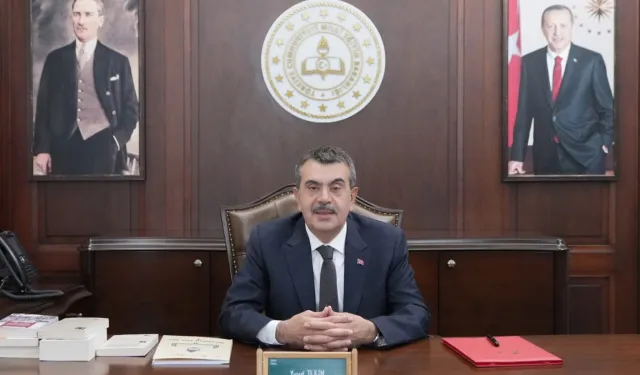 Bakan Tekin: Geleceğimizi her gün yeniden inşa ediyorsunuz