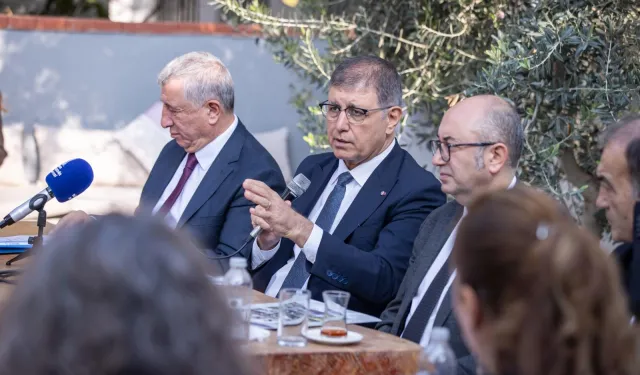 Başkan Tugay, Güzelbahçeli muhtarları dinledi