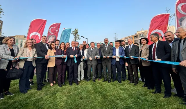 Bursa Nilüfer'de '30 Ağustos Zafer Parkı ve Koşu Yolu' açıldı