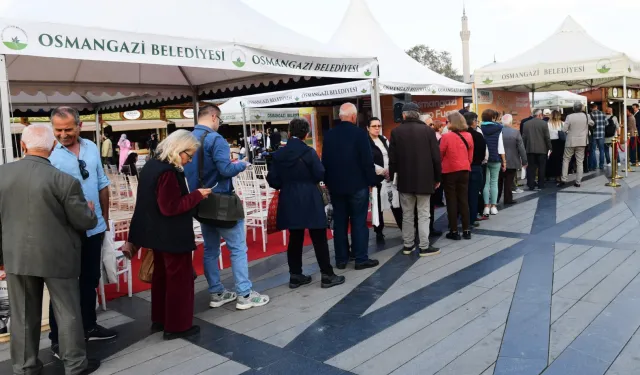 Bursa'da Osmangazi Kitap Fuarı 8'inci gününde de doldu taştı