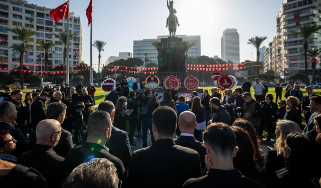 CHP İzmir Ata'sını andı