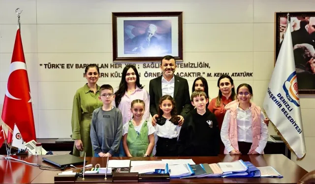 Denizli'de '2050'ye Mektup' yarışmasının kazananları ödüllerini aldı