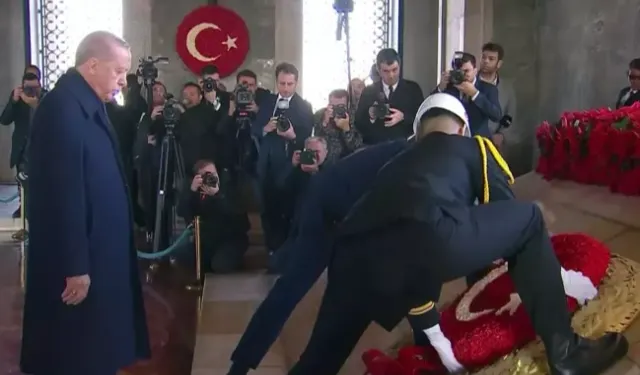 Devlet erkanı Anıtkabir'de Ata'nın huzurunda