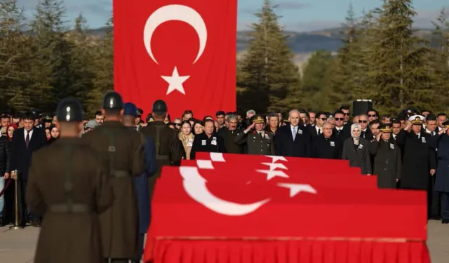 Düşen C-130'la şehit olan 20 kahraman için Mürted'te tören düzenlendi