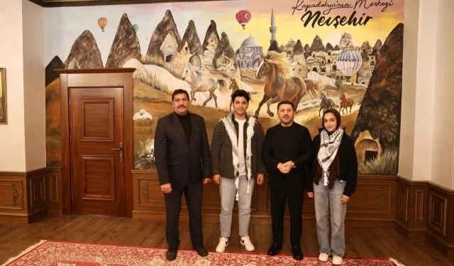 Filistinli öğrencilerden Başkan Rasim Arı'ya özel teşekkür