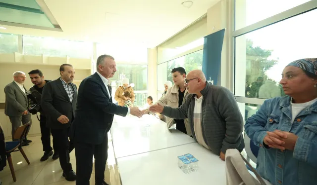 Gebze'de evlerine giremeyen ailelere moral ziyareti