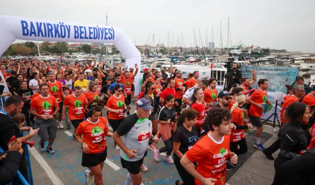 İstanbul Bakırköy'de öğretmenler günü için 2 bin 800 kişi koştu