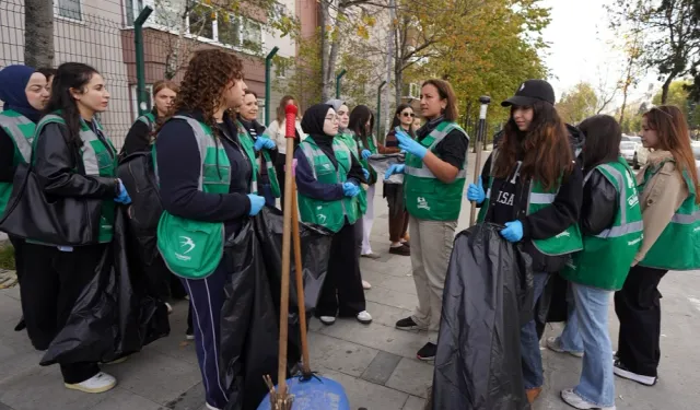 İstanbul Beylikdüzü'nde gençlerden 'çevre' mesajı