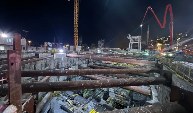 İstanbul Kabataş metro şantiyesinde iskele çöktü! 5 işçi mahsur kaldı