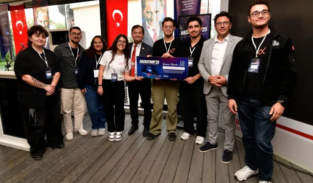 İzmir Bornovalı genç beyinler afetlere dirençli kent için kod yazdı